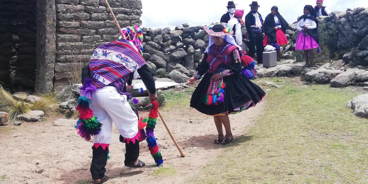 Taquile Hospedaje Mario Huillanopampa Luaran gambar