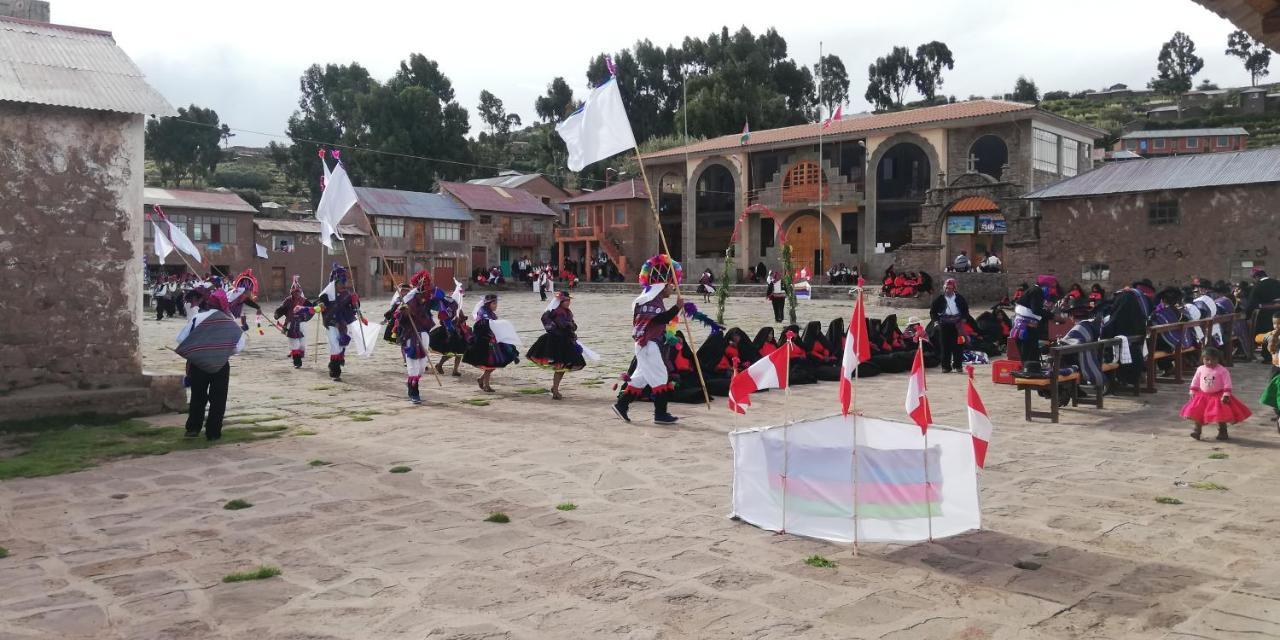 Taquile Hospedaje Mario Huillanopampa Luaran gambar
